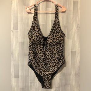 Nicole miller black animal print one piece swimsuit size 3x